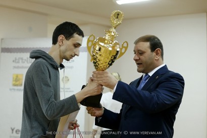 Тарон Маргарян наградил победителей международного шахматного турнира «Ереван опен»