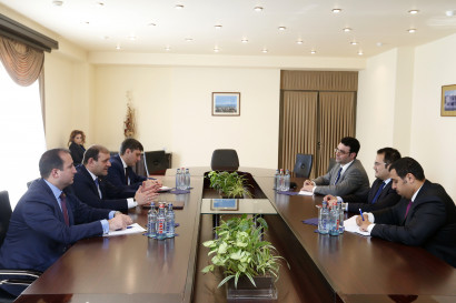 Мэр Тарон Маргарян встретился с чрезвычайным и полномочным послом Кувейта в РА