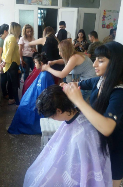 AG beauty salon-ի աշխատակիցները Աբովյանի թիվ 1 հատուկ դպրոցում