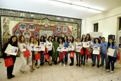 "I am the guide of my city": young volunteers get certificates