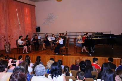 Աբովյանի Զարեհ Սահակյանցի անվան երաժշտական դպրոցի սաները տպավորիչ համերգ էին կազմակերպել՝ նվիրված Հայաստանի Առաջին Հանրապետության 100-ամյակին