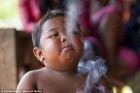2 Տարեկան Երեխան YouTube-ում Աստղ է Դարձել, Իր Մեծի Պես Ծխելու Ունակությամբ :)
