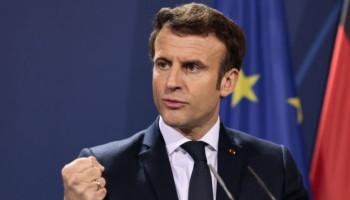 Fransa'da Macron'a "pislik" dediği iddia edilen kadın gözaltına alındı