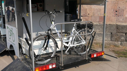 Գառնիում գործարկվեց էլեկտրական հեծանիվների կայանատեղի-լիցքավորման կետ
