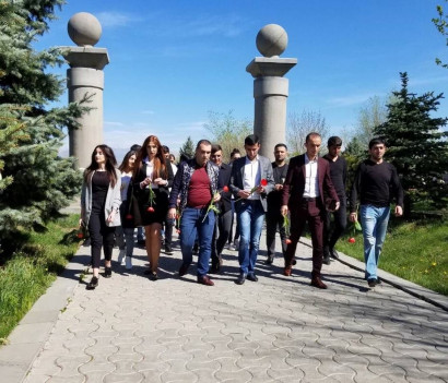 «Հայաստանի երիտասարդական կառավարություն» նախագծի անդամներն այցելեցին Եռաբլուր