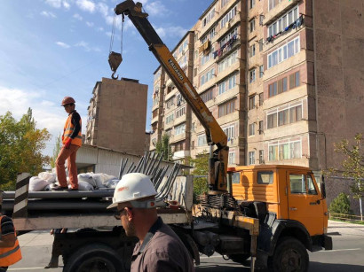 Աբովյան քաղաքում շարունակվում են փողոցների ու բակերի լուսավորման նոր համակարգերի անցկացման աշխատանքները