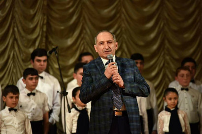 Աբովյան համայնքում արվեստի, երաժշտության բնագավառում ունեցած ավանդի համար Մամիկոն Բադալյանին շնորհվեց Աբովյան քաղաքի 55 ամյակի հուշամեդալ