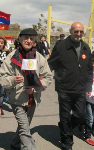 Բարերար Պ-ն Օյունջյանը Գագիկ Լաճիկյանի հետ